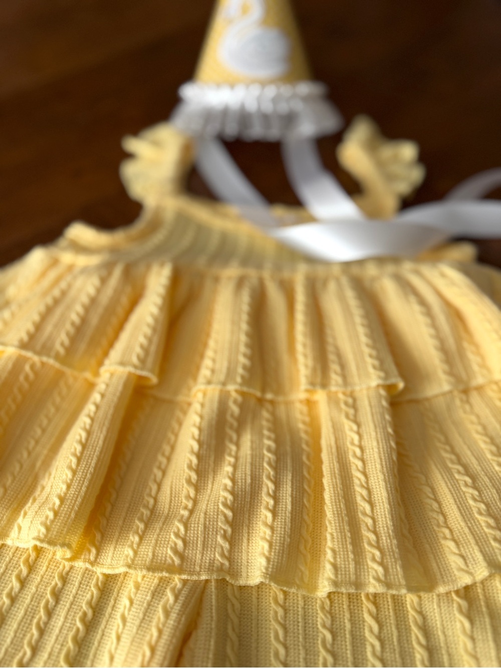 Girls 3T Outfit Yellow Ruffled Knit with fabric Birthday Party Hat - Picture 4 of 6
